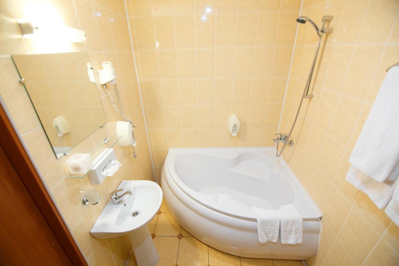 Optima Kropyvnytskyi Hotel Εξωτερικό φωτογραφία